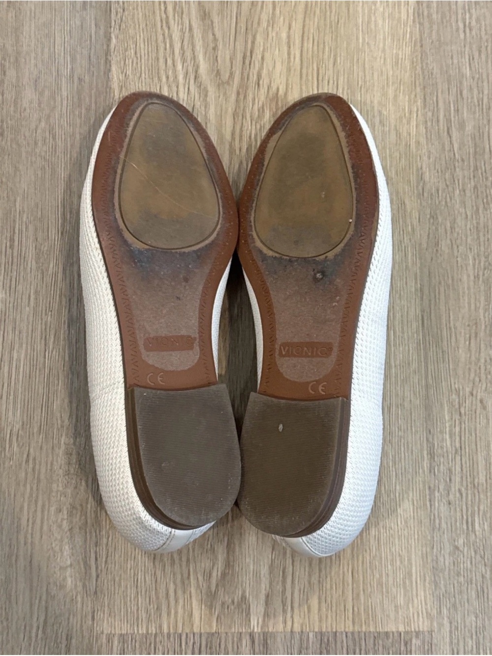 Vionic Womens Willa Knit Loafers Cream/Camel Trim Comfort Old Money Size 7 EUC - Picture 10 of 13